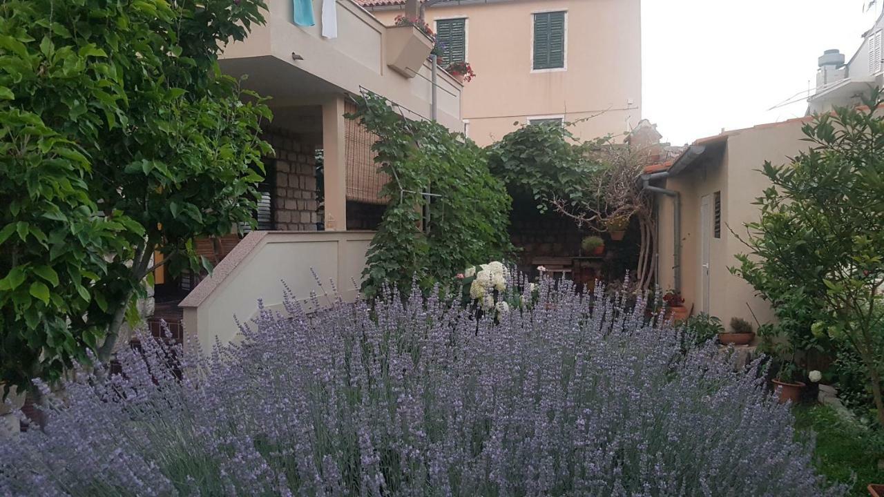 Apartment Lavanda Garden Rab Town Kültér fotó