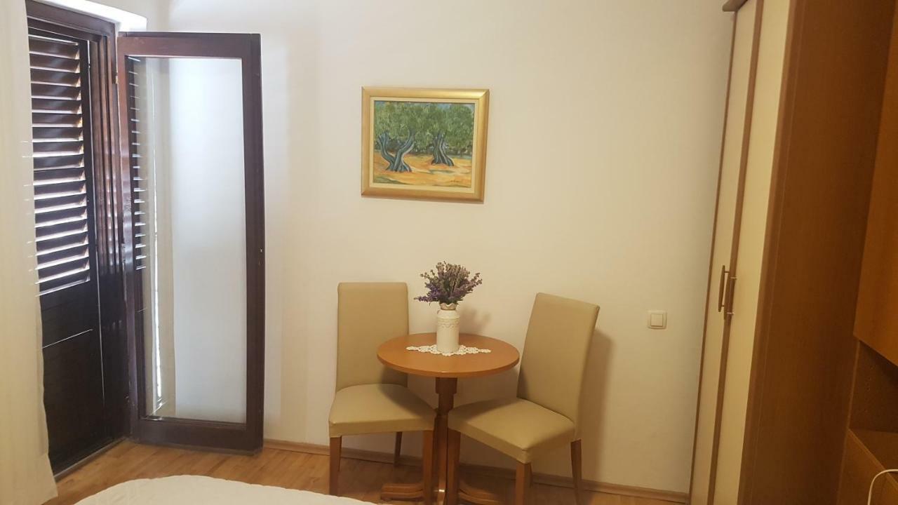 Apartment Lavanda Garden Rab Town Kültér fotó