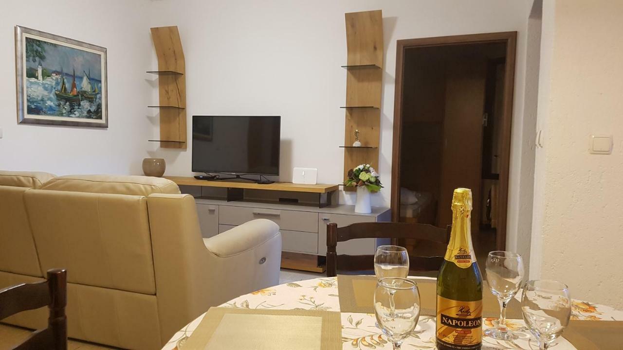 Apartment Lavanda Garden Rab Town Kültér fotó