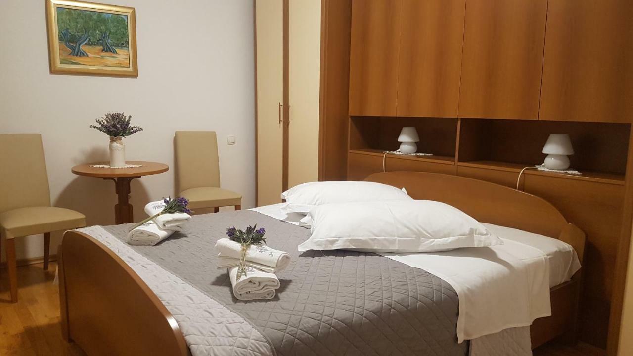 Apartment Lavanda Garden Rab Town Kültér fotó