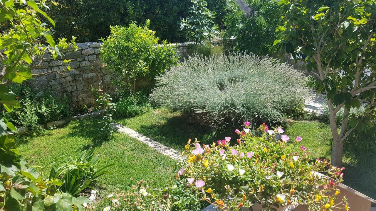 Apartment Lavanda Garden Rab Town Kültér fotó