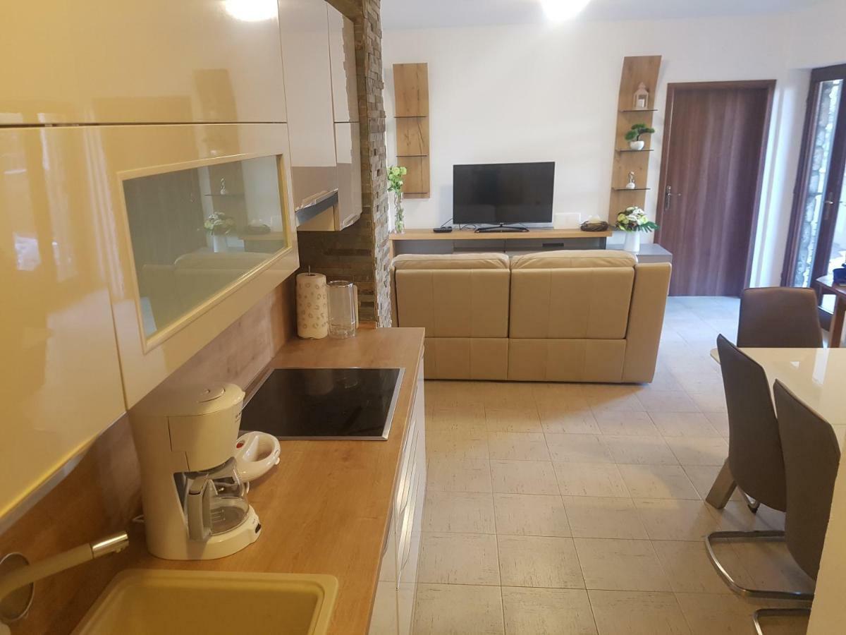 Apartment Lavanda Garden Rab Town Kültér fotó