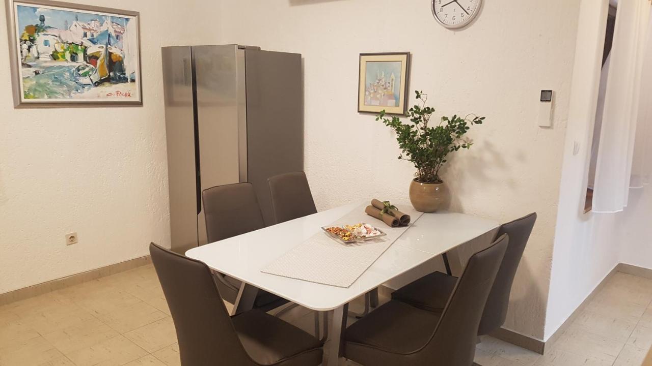Apartment Lavanda Garden Rab Town Kültér fotó
