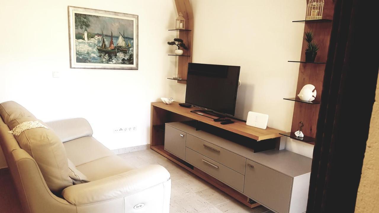 Apartment Lavanda Garden Rab Town Kültér fotó