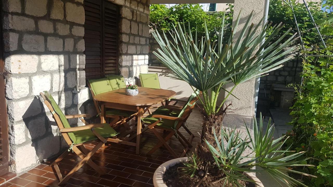 Apartment Lavanda Garden Rab Town Kültér fotó