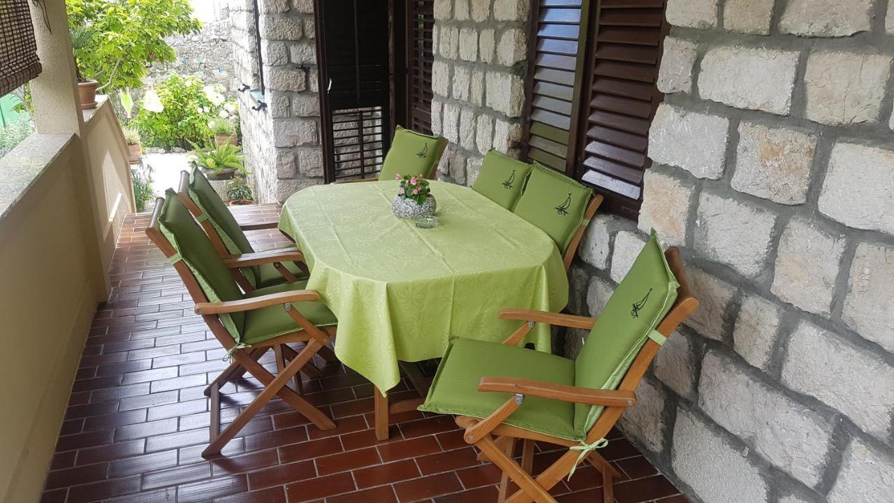 Apartment Lavanda Garden Rab Town Kültér fotó